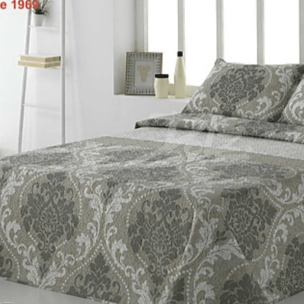 Colcha bouti ligera Renee 1 Colcha bouti ligera Renee reversible con acolchado fino termosellado de la firma DOLZ Ideal para los meses de verano y entretiempo