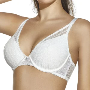 Resalta tu estilo con el Sujetador Vivian B de Selene. Aros y relleno se combinan con encantadores detalles de encaje tipo crochet.