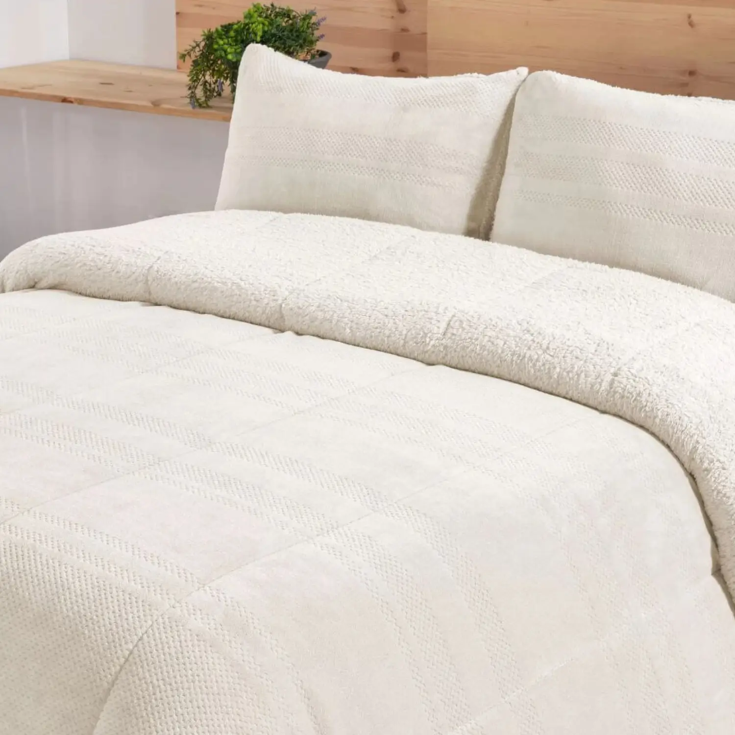 Edredón Sherpa Riso Marfil de Manterol – Confort, Estilo y Calidez en Cada Noche 2 Edredón Sherpa Riso Marfil de Manterol – Confort, Estilo y Calidez en Cada Noche - Imagen 2