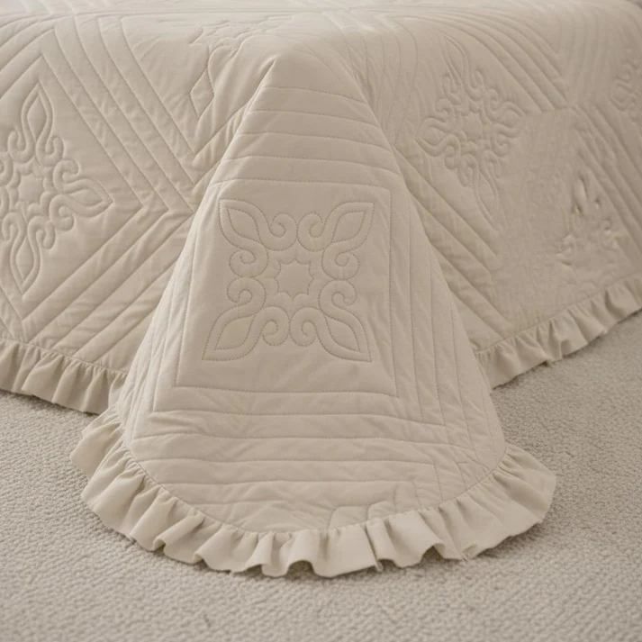 Colcha Suki con Volante Beige 2 Colcha Suki con Volante Beige - Imagen 2